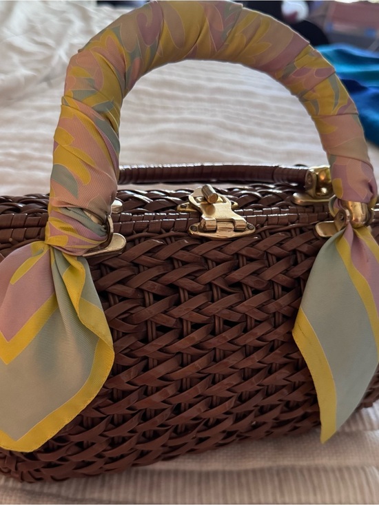 Handbags - Vintage Woven Brown wicker Top-Handle Bag with Pastel silk Scarf Wrap